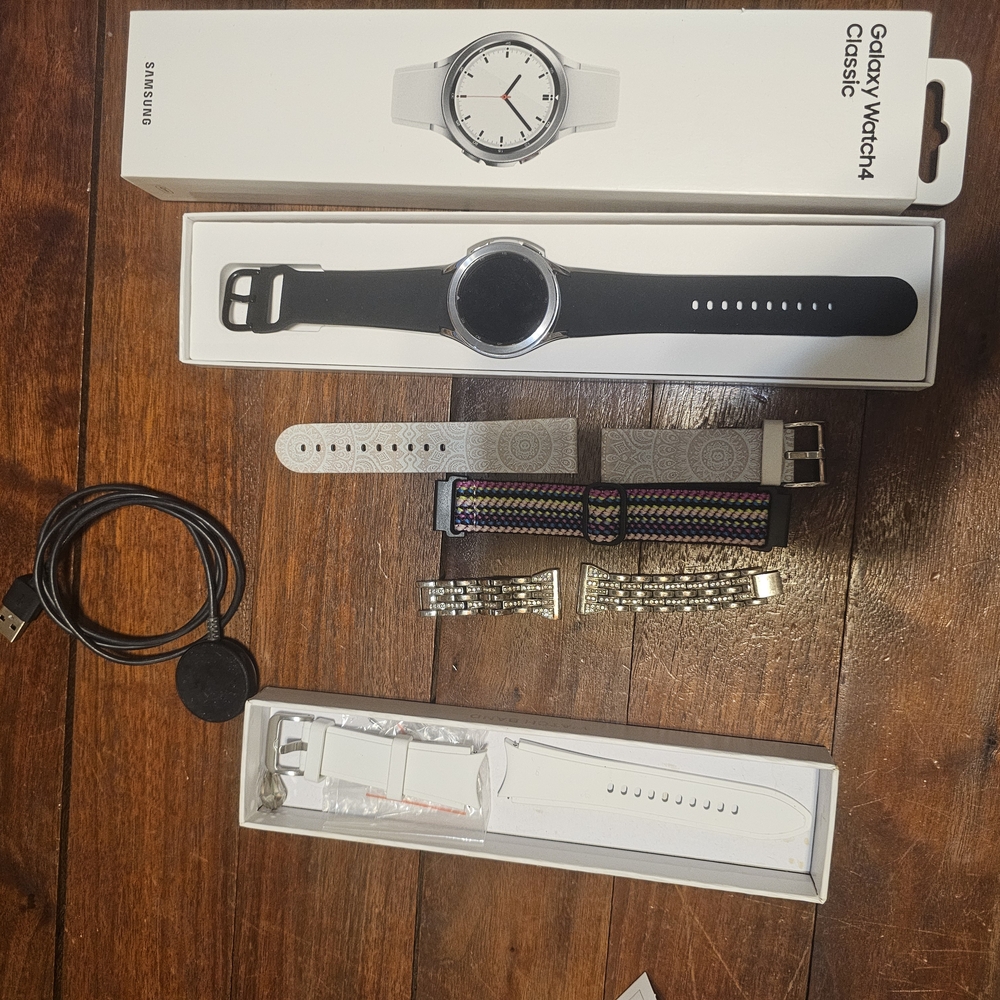 Samsung Galaxy Watch 4 with Extra Bands